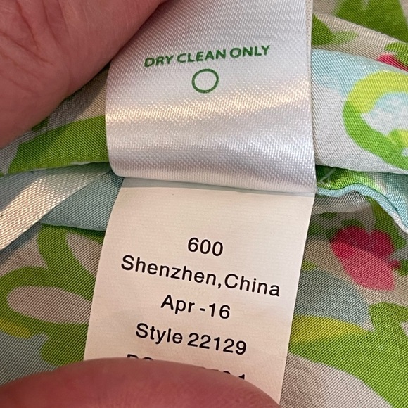 Lilly Pulitzer Stacey Floral Sleeveless Blouse - Blue and Pink, 100% Silk, XXS - Picture 7 of 14